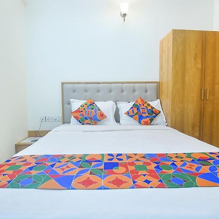 Fabexpress De Classio With Pool - Nr Candolim Beach Hotel Exterior photo