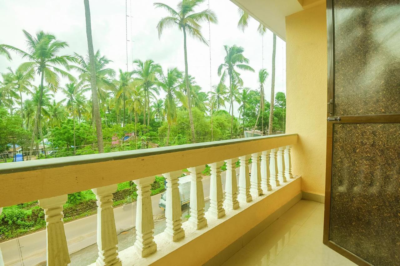Fabexpress De Classio With Pool - Nr Candolim Beach Hotel Exterior photo